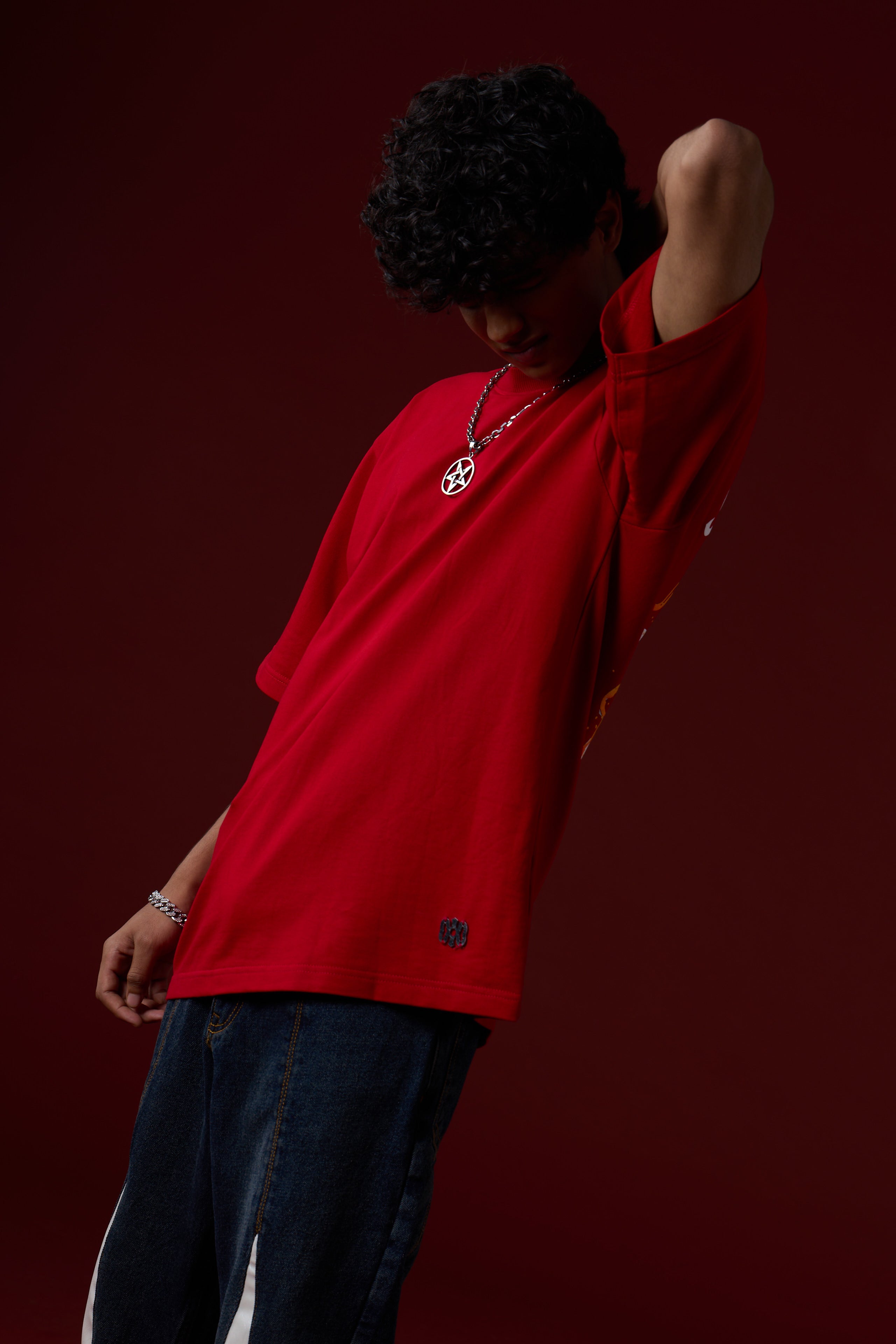 Red Claw – Oversized Unisex T-Shirt